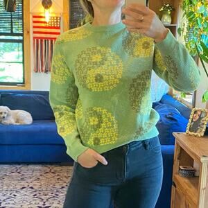 Witty Fox green peace sign crew neck sweater medium